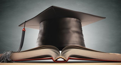 成考獲取學士學位證書